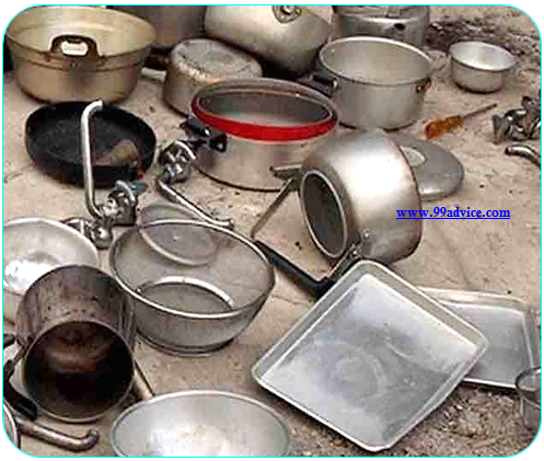 Vastu Tips For Kitchen: घर की खुशियों के लिए रसोईघर से तुरंत हटा दें ये चीजें