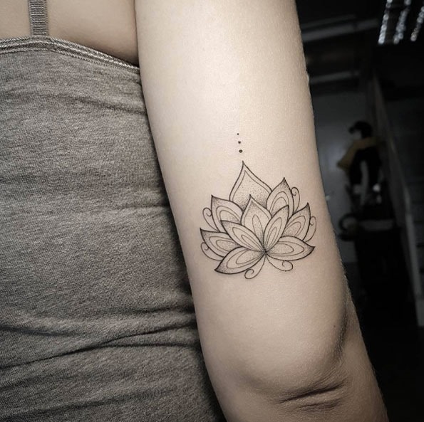 este_dotwork_lotus