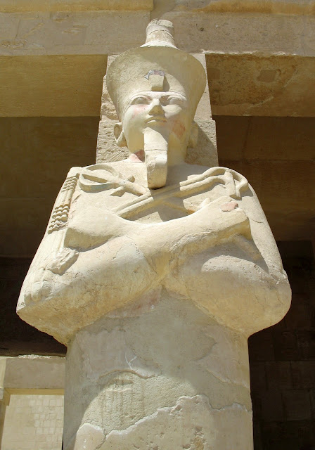 statue of queen hatshepsut