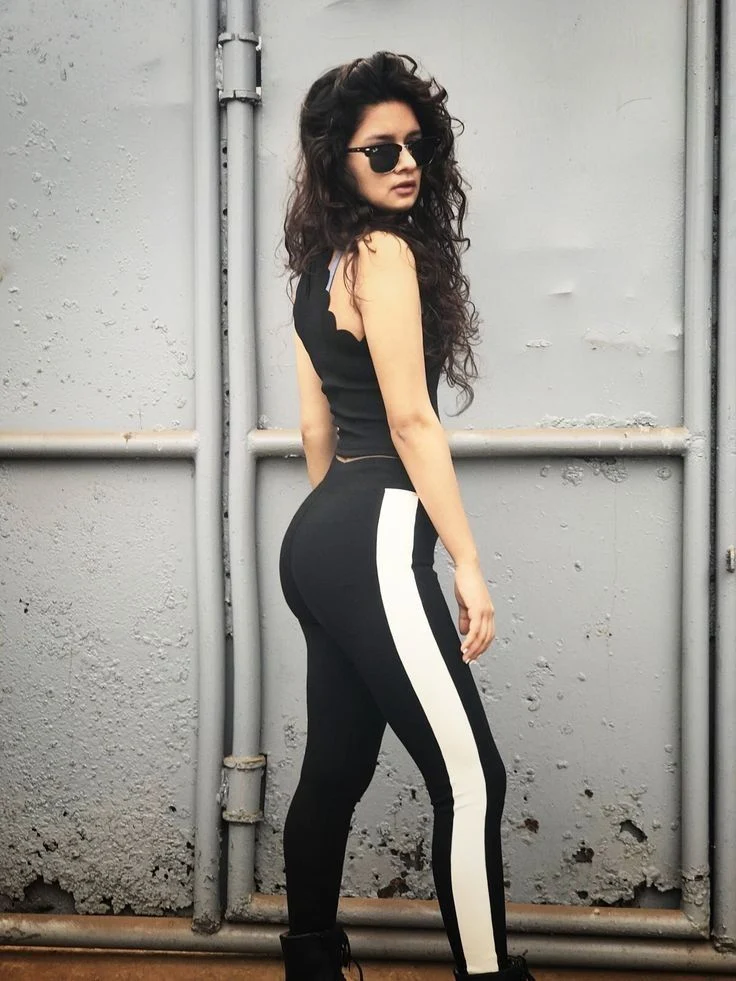 Hot and sexy ass of India's famous Teenage TV actress Avneet Kaur, Avneet Kaur hot Big Butt, Avneet Kaur oops moment, Avneet Kaur sexy nevel, Avneet Kaur leaked, Avneet Kaur sex, Avneet Kaur sexy thighs and Butt, Avneet Kaur sexy Big Ass