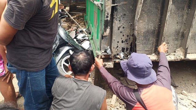 Dua Pengendara Tewas Tertimpa Peti Kemas, Polisi; SIM Sopir Belum Diketahui