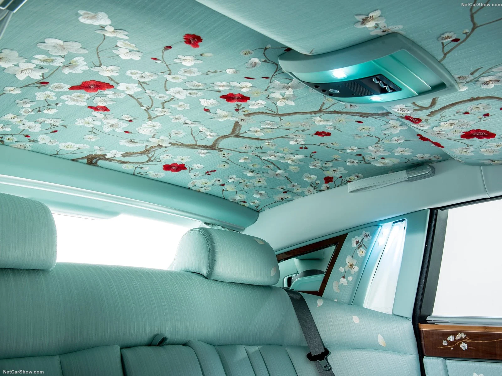 Hình ảnh xe siêu sang Rolls-Royce Phantom Serenity 2015 & nội ngoại thất