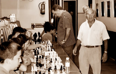 Los ajedrecistas Joan Draper y Lluís del Castillo en 2004