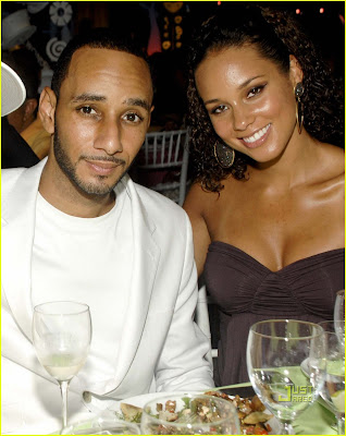 Alicia Keys is pregnant belly radiant in the wedding