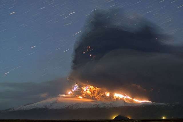 Lightnening Volcanos pics