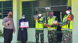 Dampingi Bhayangkarinya, Kapolsek Cukuh Balak Serahkan Masker dan Vitamin ke Pihak Koramil
