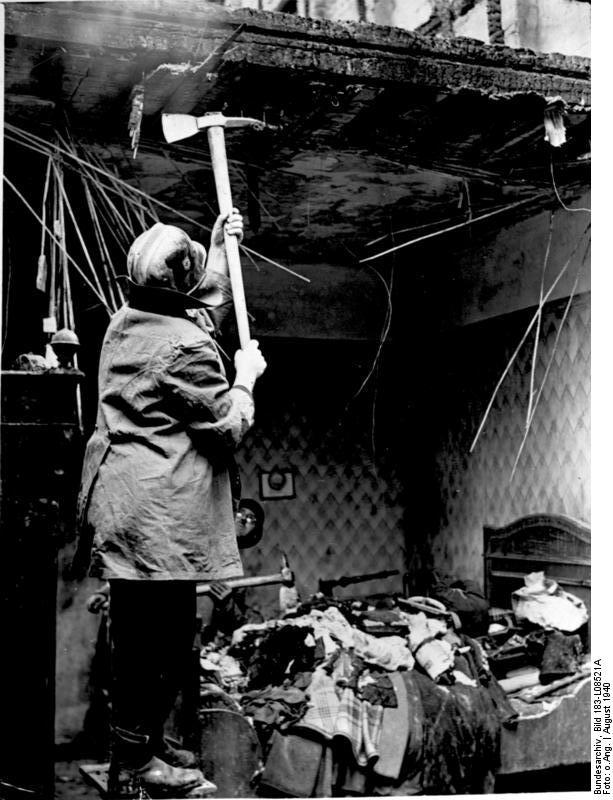 25 August 1940 worldwartwo.filminspector.com Berlin bombing