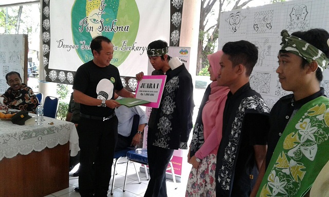 Dadang Wihana Luncurkan Batik Sukmajaya