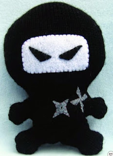 http://translate.googleusercontent.com/translate_c?depth=1&hl=es&rurl=translate.google.es&sl=en&tl=es&u=http://www.craftfoxes.com/how_tos/ninja-amigurumi-free-knitting-pattern&usg=ALkJrhizOU7aau11EwuVj05_1RcFsEBaFA