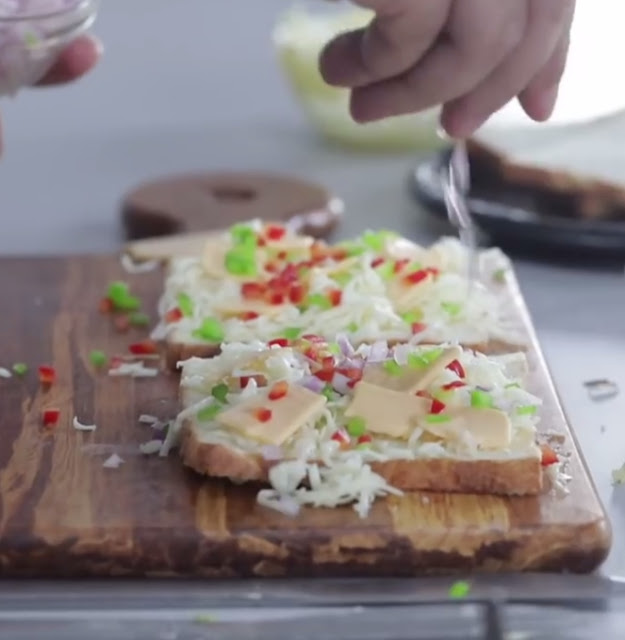 Chill Cheese Toast (5 min)