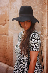http://silviparalasamigas.blogspot.com.es/2014/10/vestido-suelto-leopardo.html