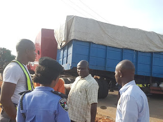 Fully Loaded Truck Loses Control Along Awka-Onitsha Expressway