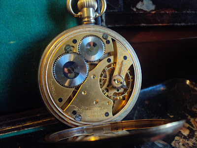 HUGE STUNNING ANTIQUE GOLD POCKET WATCH BY WALTHAM IN WORKING ORDER. YEAR 1908 