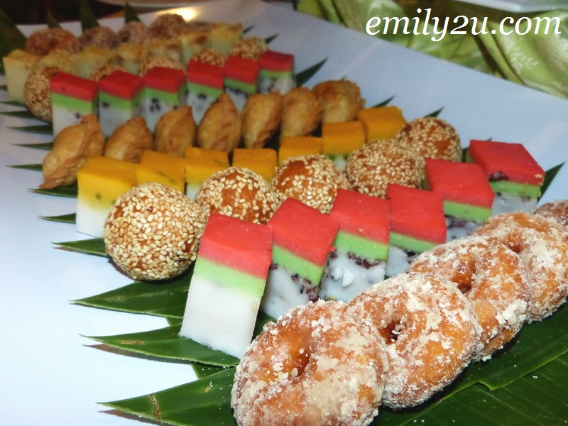 Kuih Tradisional Nyonya - Kebaya Indonesia b