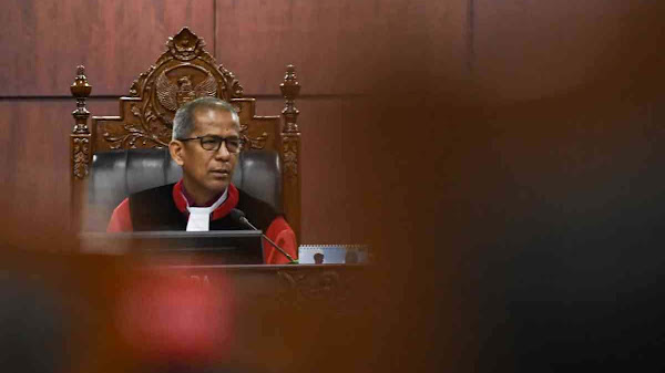 MK ubah pemilu serentak jadi dua gelombang