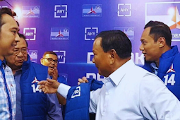 Momen AHY mengenakan rompi Prabowo dalam kampanye penting.