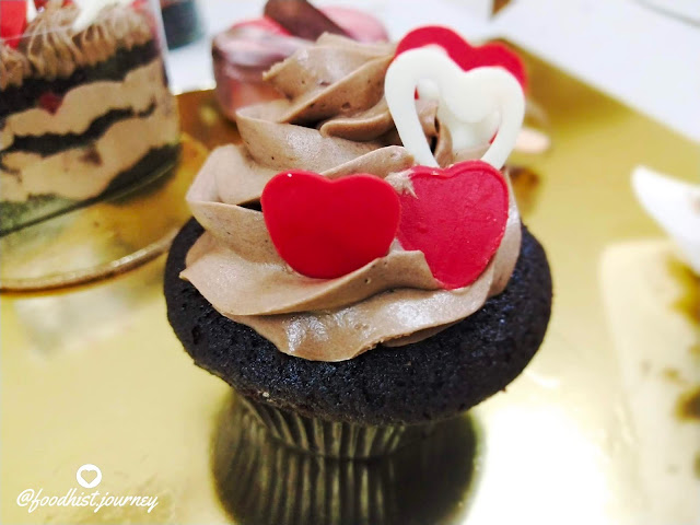 Chocolate Muffin , Valentine's Day special dessert , brownie point