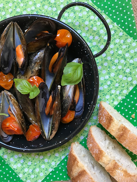 MEJILLONES AL HORNO CON CHERRYS RECETA