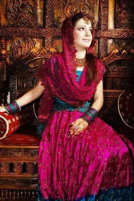 Bridal dresses wedding wear mehndi latest Jewelry Designs Necklaces earnings sets Makeup