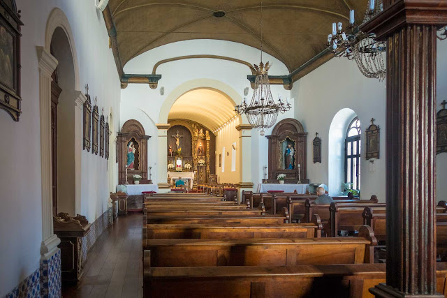 Os lustres da Igreja da Ordem