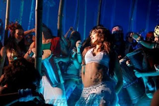 Deepika Padukone Dum Maaro Dum Item Song Photos