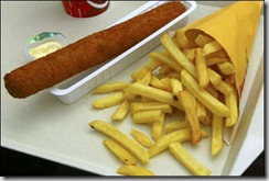 Картофель фри и сосиска