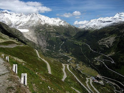 21 amazing mountain roads Seen On www.coolpicturegallery.net