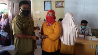 Masa Pendemik Covid-19, Warga Desa Kramat Senang Terima Bansos Kenensos dan BPNT