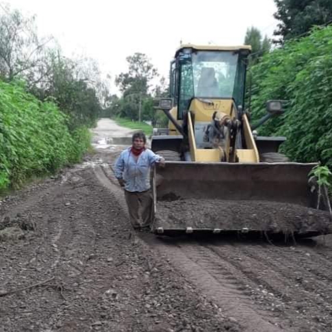 Vecino arreglo calle por su propia cuenta 