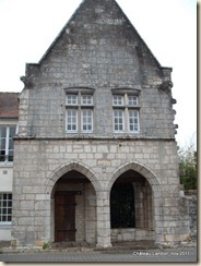 Monument civil, élevé dans le quartier juif, près de l'ancienne halle édifiée par Philipe-Auguste. Ancien bureau de change des monnaies.