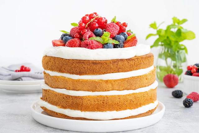 naked cake de frutas vermelhas