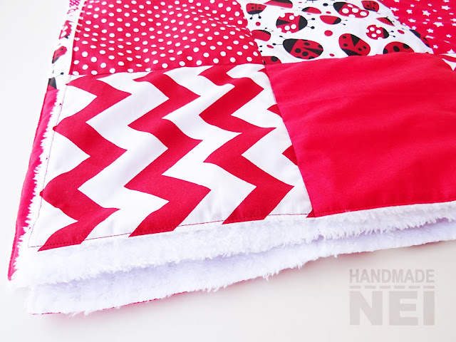 Handmade Nel: Пачуърк одеяло с полар за бебе "Червени калинки"