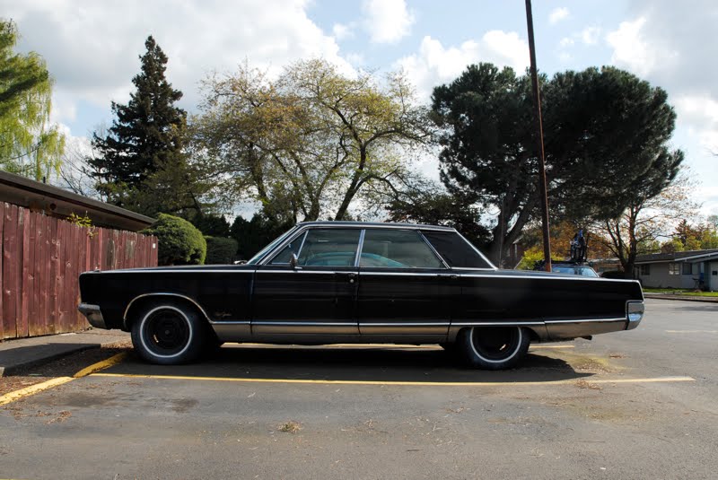 1966 Chrysler New Yorker Brougham