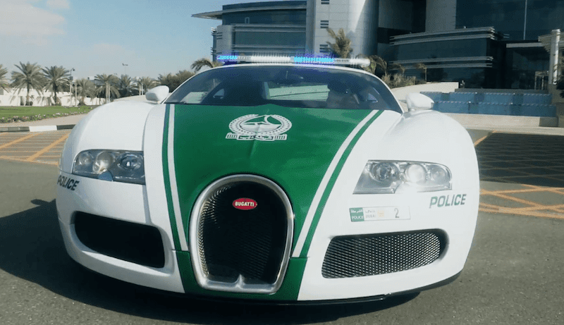 ドバイ警察がついに ブガッティ ヴェイロン のパトカーを導入 Idea Web Tools 自動車とテクノロジーのニュースブログ