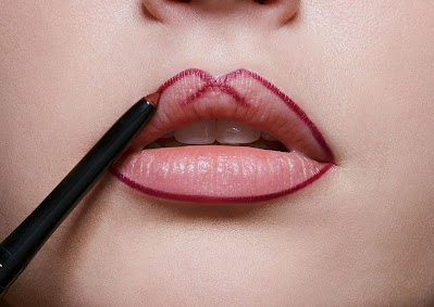 how to make lips bigger with lipstick