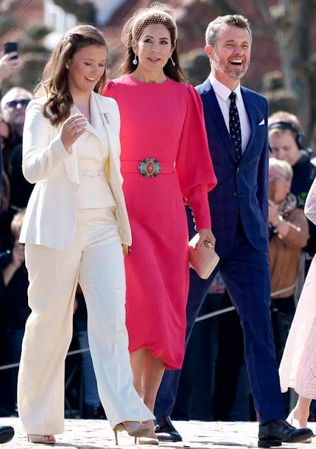 Princess Isabella is wearing her mother’s Max Mara outfit. Crown Princess Mary wore an embellished belted dress by Andrew Gn. Princess Marie