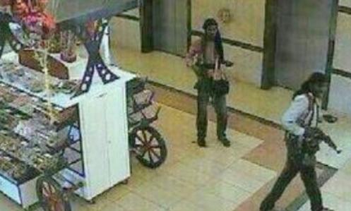 Terrorists from Al-Shabaab inside the mall Westgate in Nairobi. Photo: Screenshot Twitter / HSM_PR