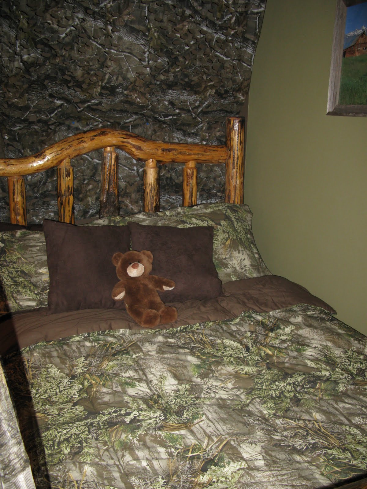 The Funky Letter Boutique: How to decorate a boys room in a hunting realtree camo theme!