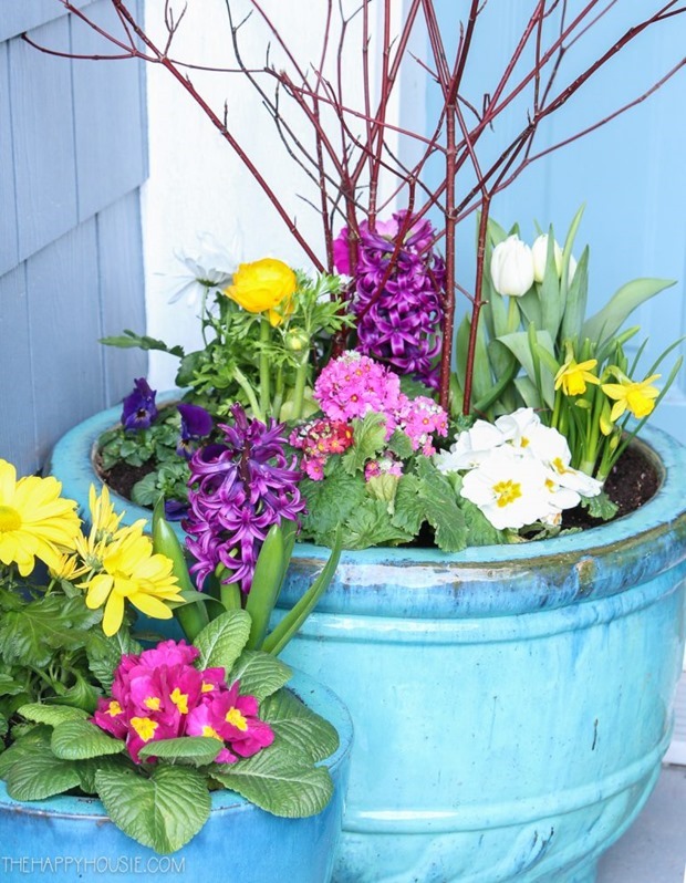 simple-DIY-spring-planter-spring-pots-for-styling-your-small-front-porch-for-spring-15-768x989