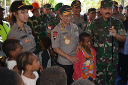 Hadi Tjahjanto dan Tito Karnavian Kunjungi Posko Induk Korban Banjir Bandang di Sentani