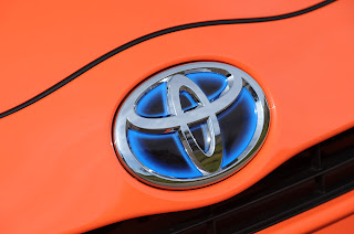 Cars.com calls out Consumer Reports over Toyota Prius C verdict