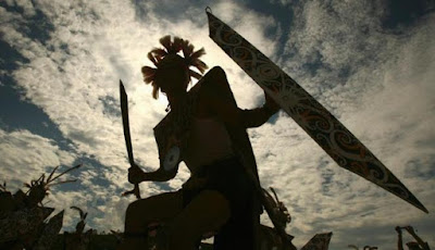 Tari Perang suku Dayak Kenyah