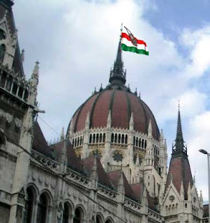 Cum au pus românii opinca pe Parlamentul din Budapesta