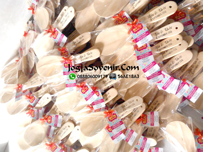 Jual Souvenir Centong kayu 2000an