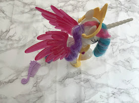 Princess Celestia toy pony out the box