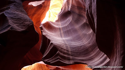 Upper Antelope Canyon light and shadow_上羚羊谷光與影