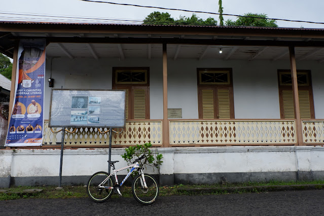 rumah pengasingan bung hatta di banda neira