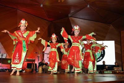  Tari  Lenggang  Nyai  Asal Betawi  Macam Macam Tarian di 