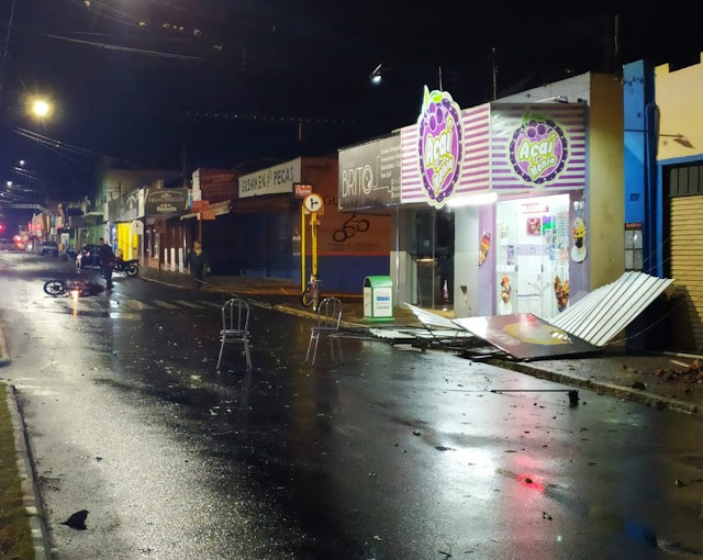 Chuva e ventos fortes causam estragos em Martinópolis e Rancharia