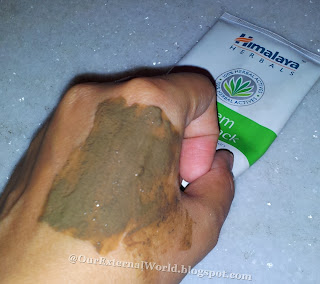 Himalaya Herbals Neem Face Pack - swatch